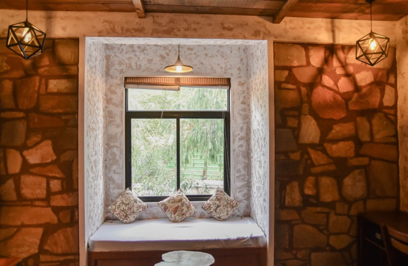 Vintage Cove Room